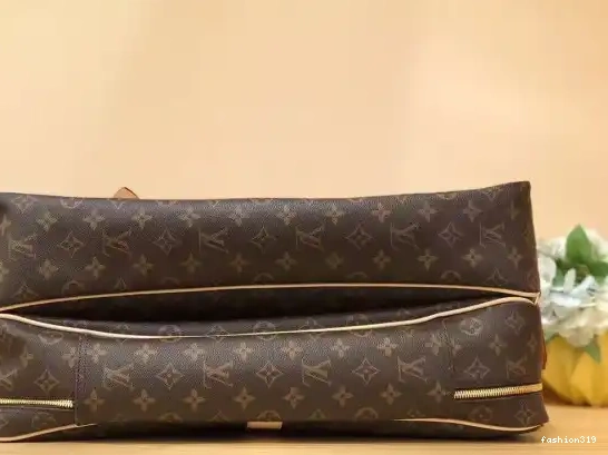 VUITTON LOUIS BAG HUNTING 0421